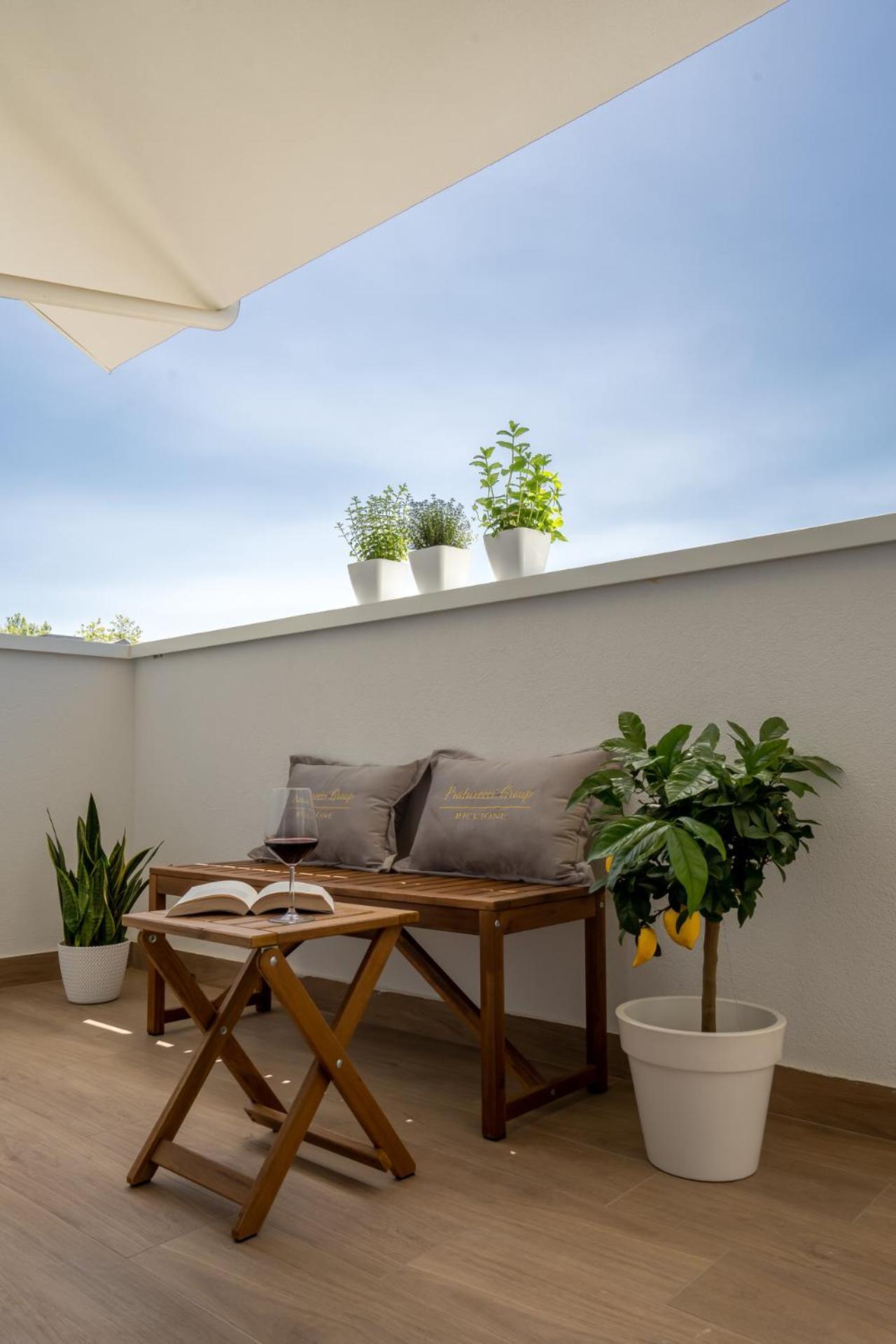 Inaugurazione 2024 - Villa Pratu Apartments A 100 Metri Dal Mare Riccione Esterno foto